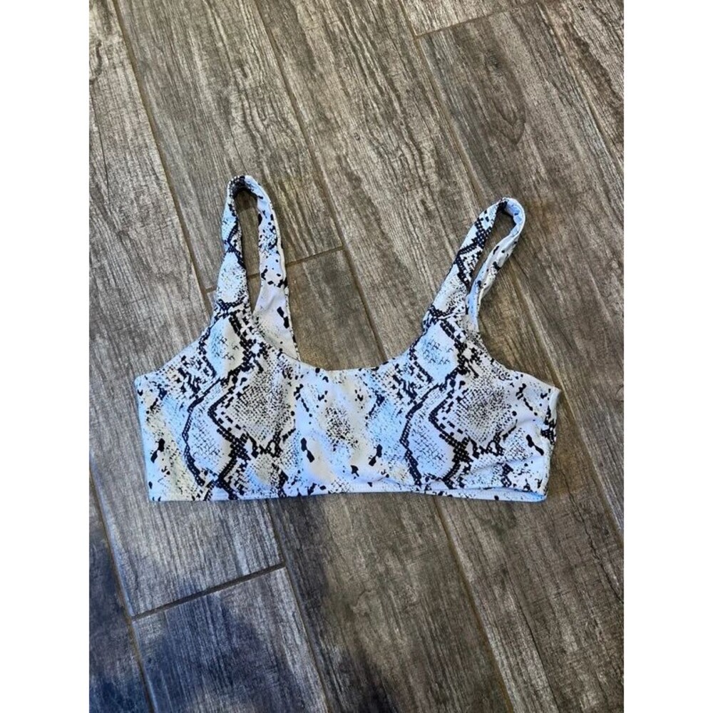 Sports bralette